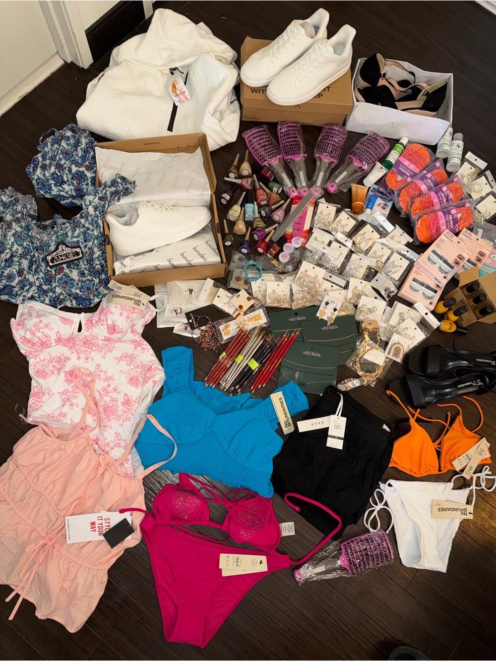 RESELLER LOT MASSIVE 150+ items MSRP $2000+ NWT